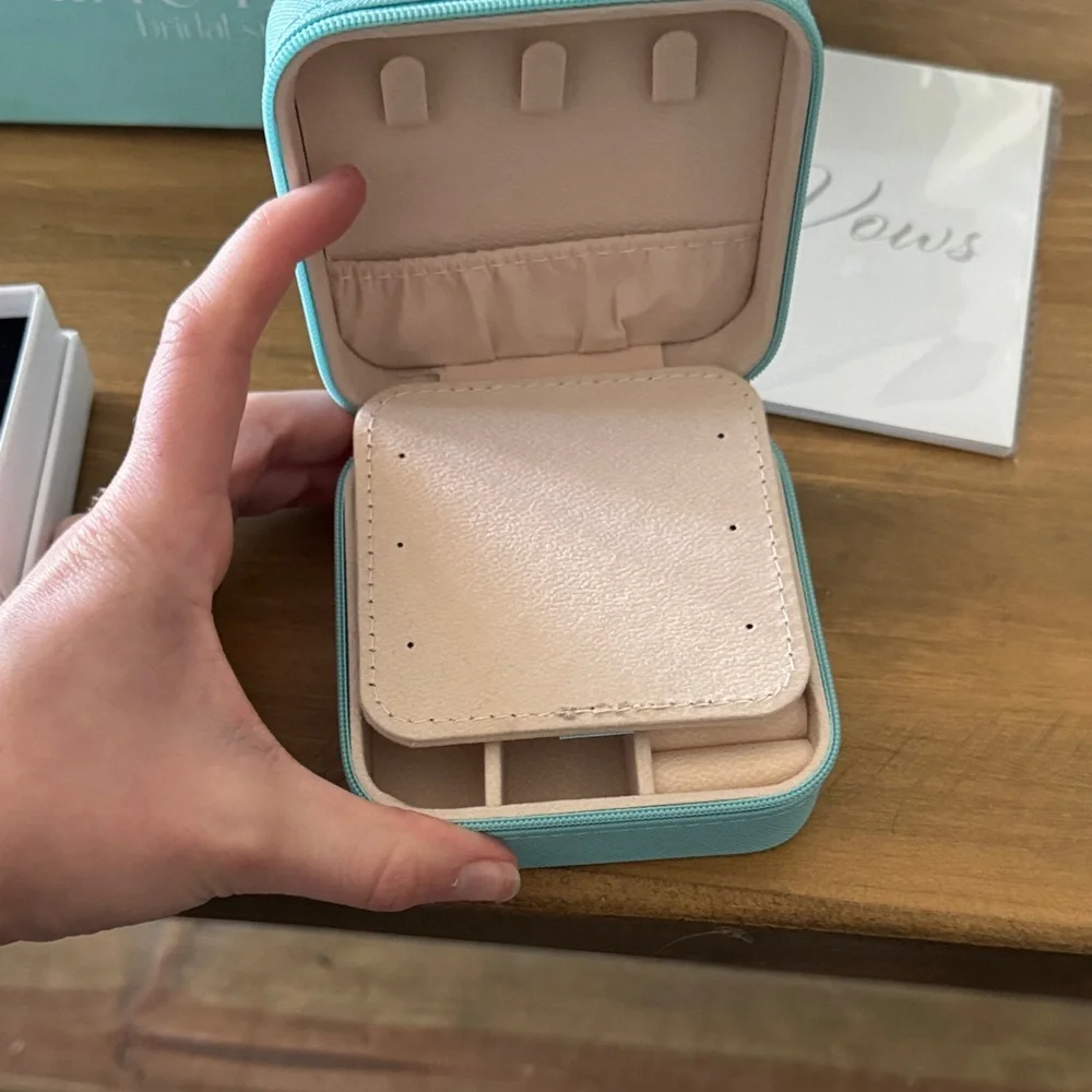 Bridal Subscription Box - Picture 4 of 9